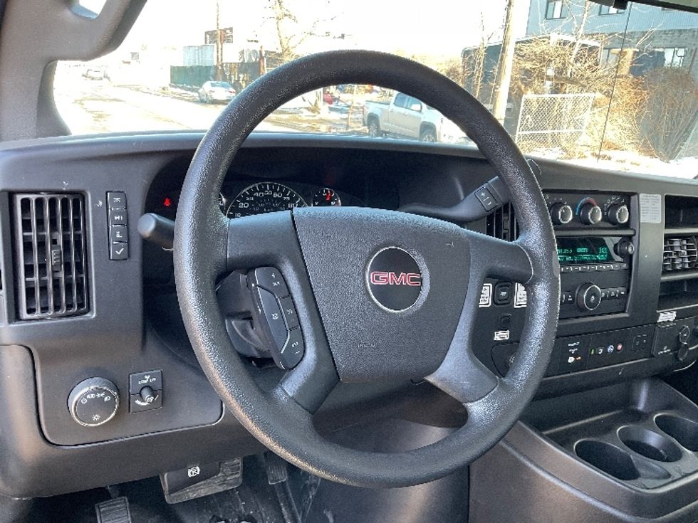 Light Duty Box Truck-Light and Medium Duty Trucks-GMC-2021-Savana G33903-Elmsford-NY-101,062\n\t\tmiles-$ 29,750 - Image 18