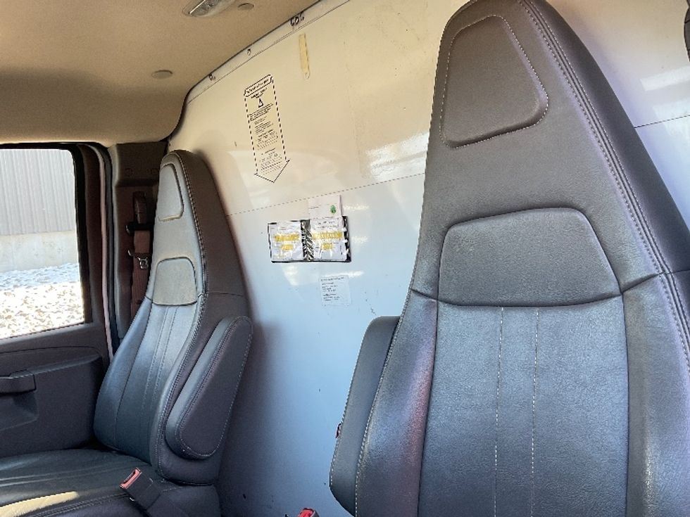 Light Duty Box Truck-Light and Medium Duty Trucks-GMC-2021-Savana G33903-Elmsford-NY-101,062\n\t\tmiles-$ 29,750 - Image 25