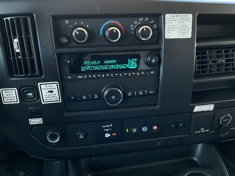 Light Duty Box Truck-Light and Medium Duty Trucks-GMC-2021-Savana G33903-Elmsford-NY-101,062\n\t\tmiles-$ 29,750 - Image 28