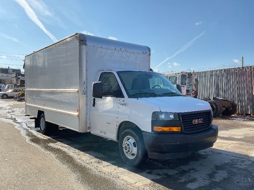 Light Duty Box Truck-Light and Medium Duty Trucks-GMC-2021-Savana G33903-Elmsford-NY-101,062\n\t\tmiles-$ 29,750 - Image 3