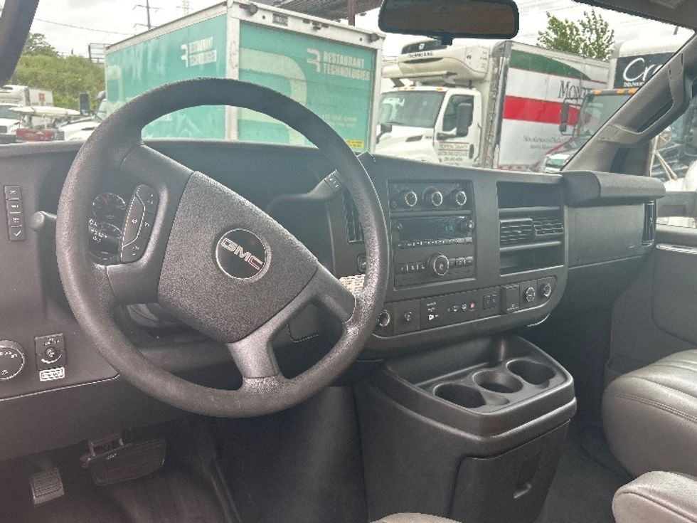 Light Duty Box Truck-Light and Medium Duty Trucks-GMC-2021-Savana G33903-Elmsford-NY-102,868\n\t\tmiles-$ 24,000 - Image 18