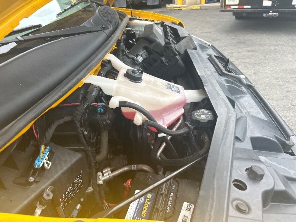 Light Duty Box Truck-Light and Medium Duty Trucks-GMC-2021-Savana G33903-Elmsford-NY-102,868\n\t\tmiles-$ 24,000 - Image 23