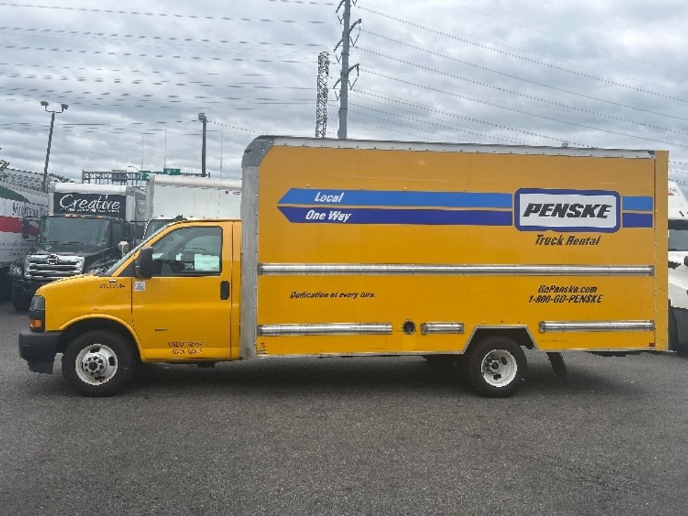 Light Duty Box Truck-Light and Medium Duty Trucks-GMC-2021-Savana G33903-Elmsford-NY-102,868\n\t\tmiles-$ 24,000 - Image 4