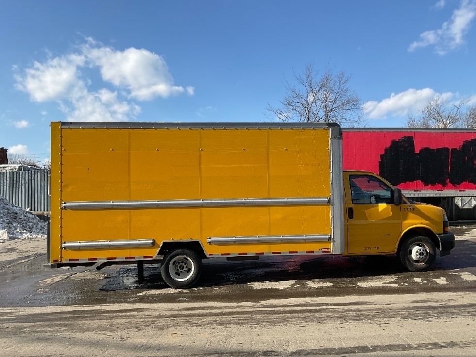 Light Duty Box Truck-Light and Medium Duty Trucks-GMC-2021-Savana G33903-Elmsford-NY-115,757\n\t\tmiles-$ 24,000 - Image 15