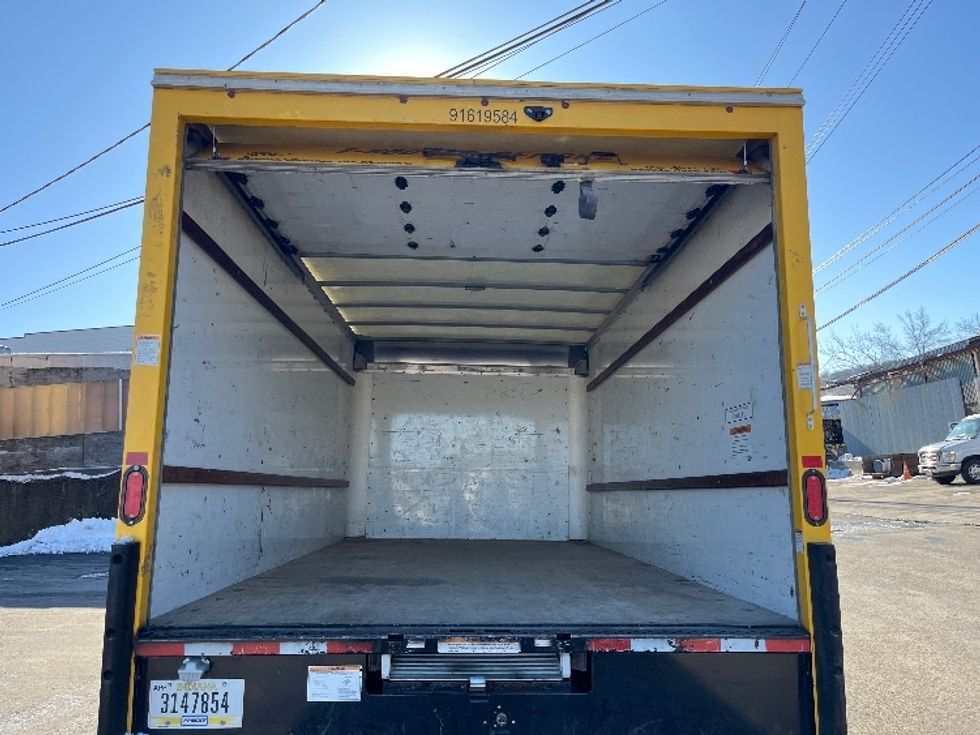Light Duty Box Truck-Light and Medium Duty Trucks-GMC-2021-Savana G33903-Elmsford-NY-115,757\n\t\tmiles-$ 24,000 - Image 8