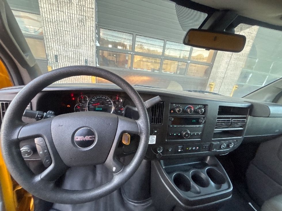 Light Duty Box Truck-Light and Medium Duty Trucks-GMC-2021-Savana G33903-Elmsford-NY-59,808\n\t\tmiles-$ 28,750 - Image 18