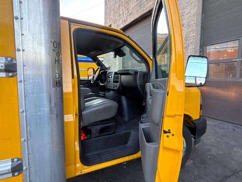 Light Duty Box Truck-Light and Medium Duty Trucks-GMC-2021-Savana G33903-Elmsford-NY-59,808\n\t\tmiles-$ 28,750 - Image 20