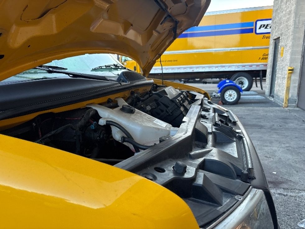 Light Duty Box Truck-Light and Medium Duty Trucks-GMC-2021-Savana G33903-Elmsford-NY-59,808\n\t\tmiles-$ 28,750 - Image 23