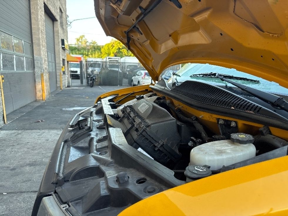 Light Duty Box Truck-Light and Medium Duty Trucks-GMC-2021-Savana G33903-Elmsford-NY-59,808\n\t\tmiles-$ 28,750 - Image 24