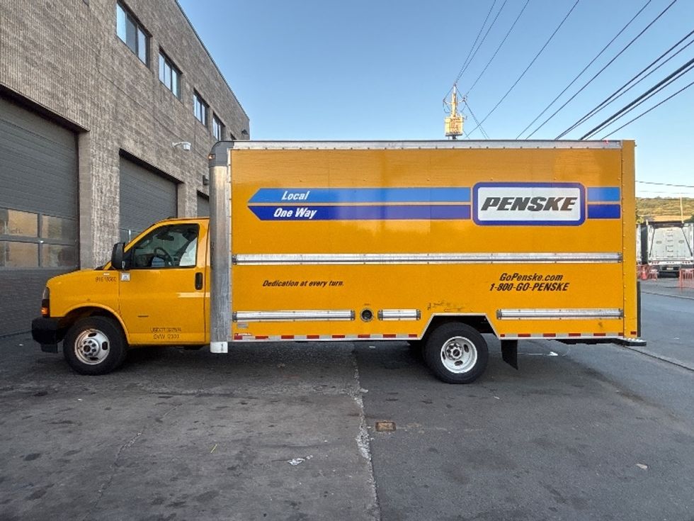 Light Duty Box Truck-Light and Medium Duty Trucks-GMC-2021-Savana G33903-Elmsford-NY-59,808\n\t\tmiles-$ 28,750 - Image 4