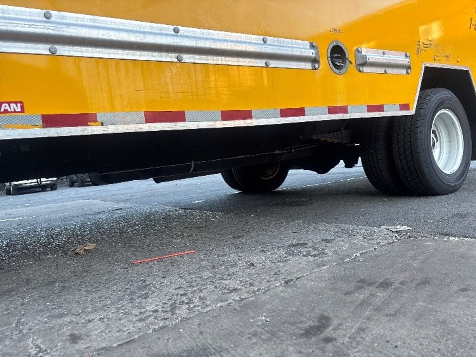 Light Duty Box Truck-Light and Medium Duty Trucks-GMC-2021-Savana G33903-Elmsford-NY-59,808\n\t\tmiles-$ 28,750 - Image 5