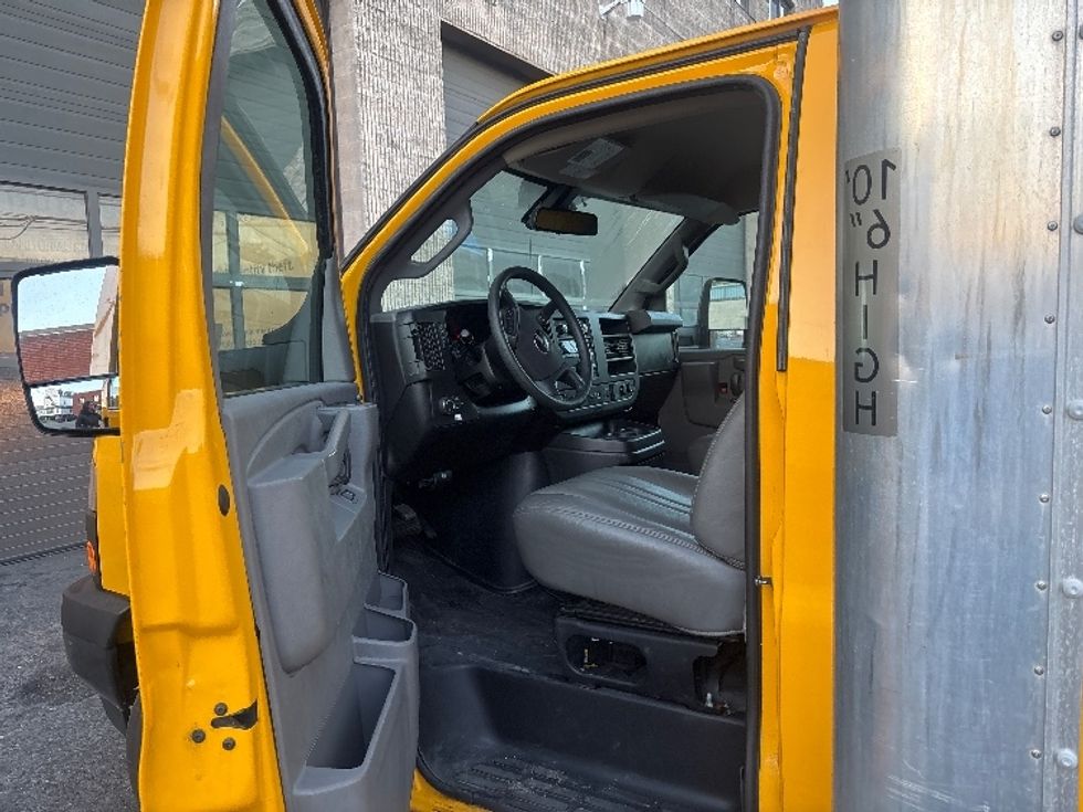 Light Duty Box Truck-Light and Medium Duty Trucks-GMC-2021-Savana G33903-Elmsford-NY-73,239\n\t\tmiles-$ 27,250 - Image 16