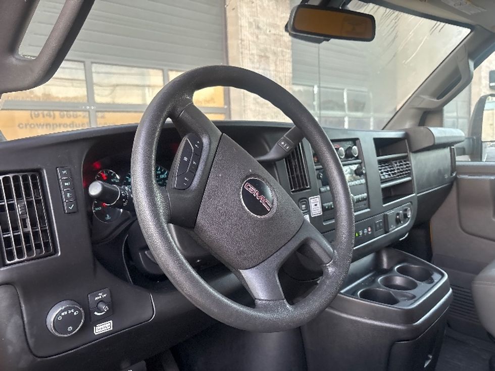 Light Duty Box Truck-Light and Medium Duty Trucks-GMC-2021-Savana G33903-Elmsford-NY-73,239\n\t\tmiles-$ 27,250 - Image 17