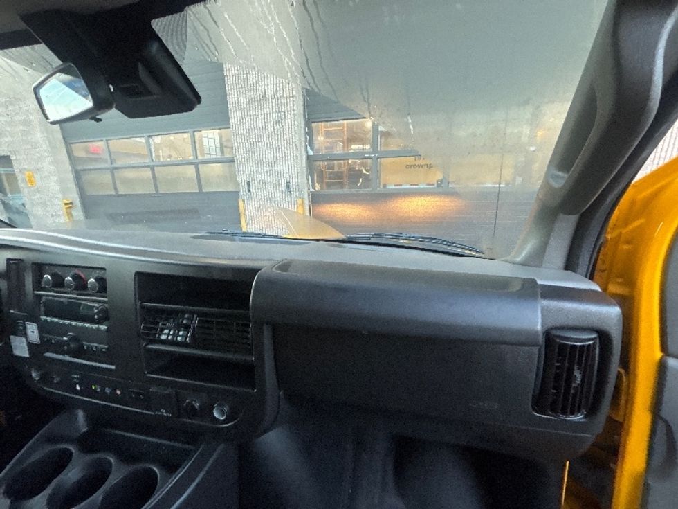 Light Duty Box Truck-Light and Medium Duty Trucks-GMC-2021-Savana G33903-Elmsford-NY-73,239\n\t\tmiles-$ 27,250 - Image 21