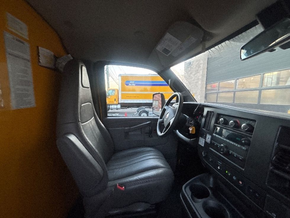 Light Duty Box Truck-Light and Medium Duty Trucks-GMC-2021-Savana G33903-Elmsford-NY-73,239\n\t\tmiles-$ 27,250 - Image 22