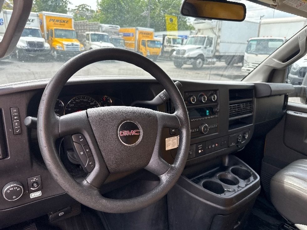 Light Duty Box Truck-Light and Medium Duty Trucks-GMC-2021-Savana G33903-Elmsford-NY-74,311\n\t\tmiles-$ 27,000 - Image 15
