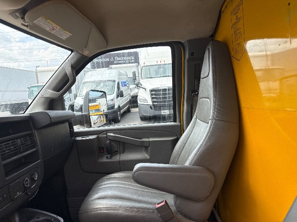 Light Duty Box Truck-Light and Medium Duty Trucks-GMC-2021-Savana G33903-Elmsford-NY-74,311\n\t\tmiles-$ 27,000 - Image 17