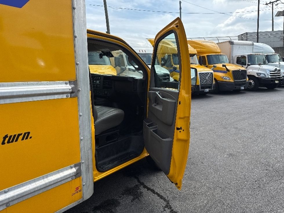 Light Duty Box Truck-Light and Medium Duty Trucks-GMC-2021-Savana G33903-Elmsford-NY-74,311\n\t\tmiles-$ 27,000 - Image 18
