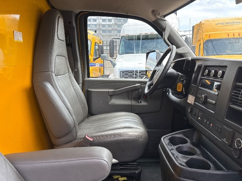 Light Duty Box Truck-Light and Medium Duty Trucks-GMC-2021-Savana G33903-Elmsford-NY-74,311\n\t\tmiles-$ 27,000 - Image 20