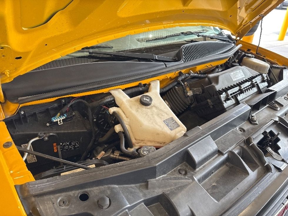 Light Duty Box Truck-Light and Medium Duty Trucks-GMC-2021-Savana G33903-Elmsford-NY-74,311\n\t\tmiles-$ 27,000 - Image 21