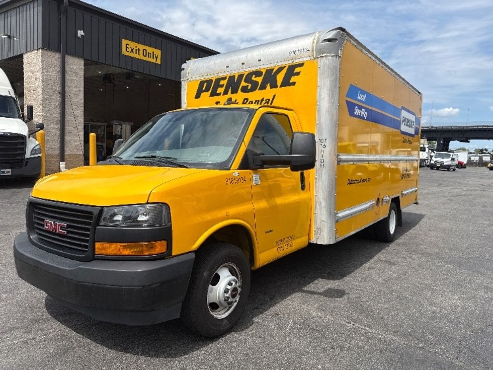 Light Duty Box Truck-Light and Medium Duty Trucks-GMC-2021-Savana G33903-Elmsford-NY-74,311\n\t\tmiles-$ 27,000 - Image 3