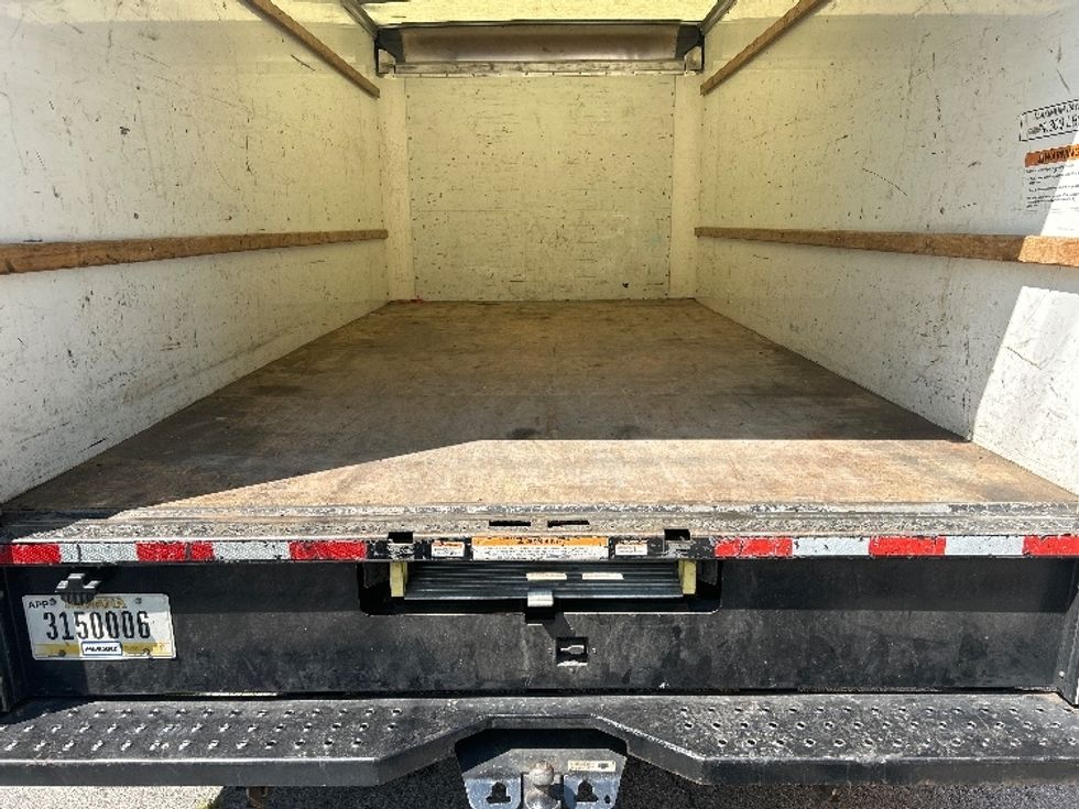 Light Duty Box Truck-Light and Medium Duty Trucks-GMC-2021-Savana G33903-Elmsford-NY-75,421\n\t\tmiles-$ 31,250 - Image 9