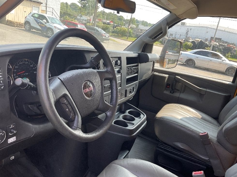 Light Duty Box Truck-Light and Medium Duty Trucks-GMC-2021-Savana G33903-Elmsford-NY-95,617\n\t\tmiles-$ 24,750 - Image 16