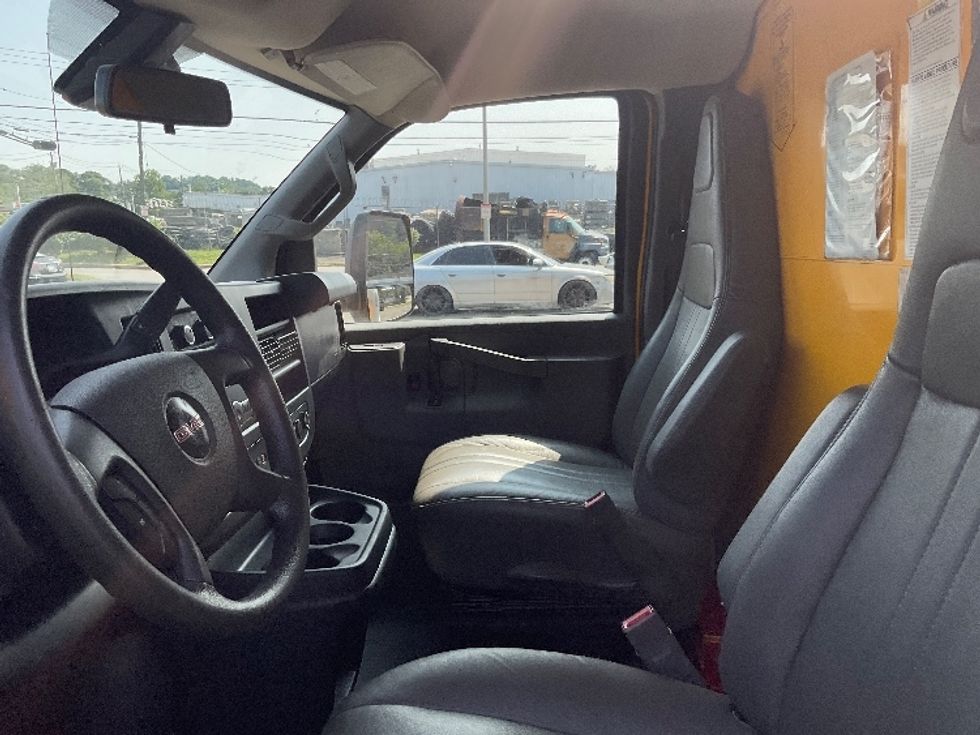 Light Duty Box Truck-Light and Medium Duty Trucks-GMC-2021-Savana G33903-Elmsford-NY-95,617\n\t\tmiles-$ 24,750 - Image 18