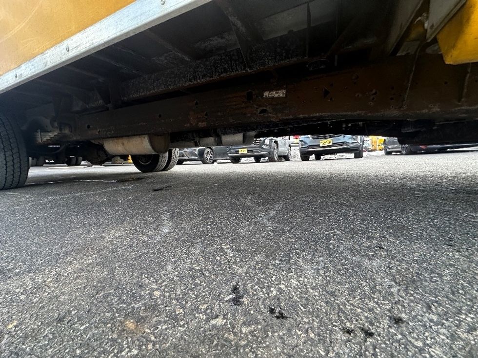 Light Duty Box Truck-Light and Medium Duty Trucks-GMC-2021-Savana G33903-Elmsford-NY-95,754\n\t\tmiles-$ 26,250 - Image 14