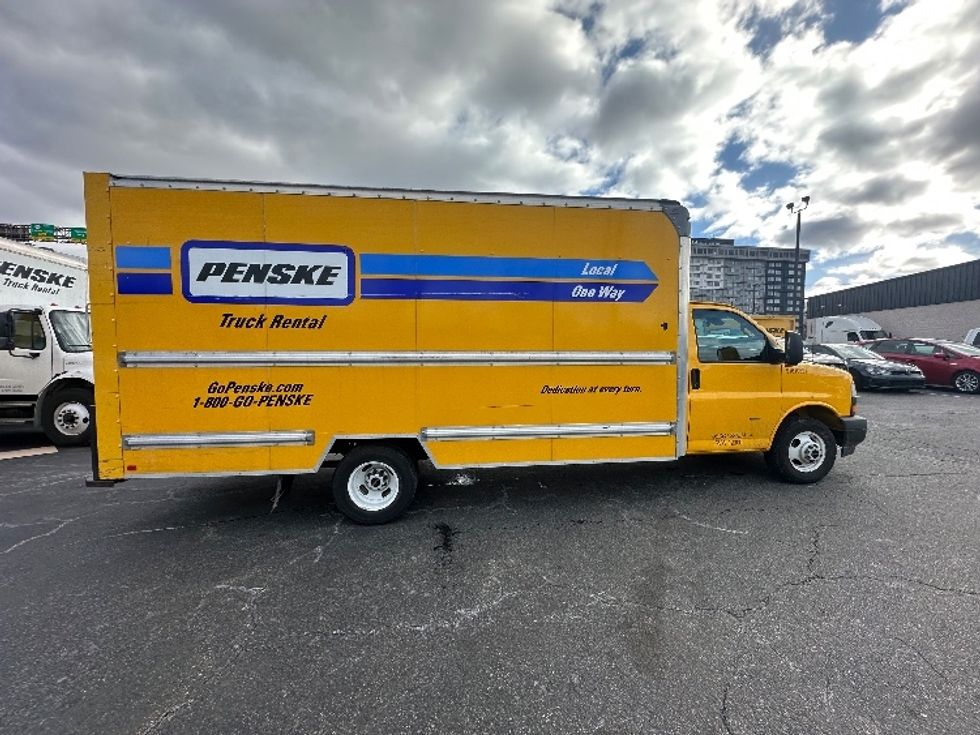 Light Duty Box Truck-Light and Medium Duty Trucks-GMC-2021-Savana G33903-Elmsford-NY-95,754\n\t\tmiles-$ 26,250 - Image 15