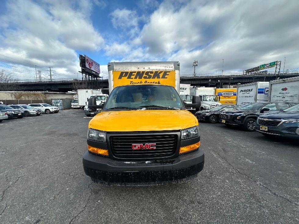 Light Duty Box Truck-Light and Medium Duty Trucks-GMC-2021-Savana G33903-Elmsford-NY-95,754\n\t\tmiles-$ 26,250 - Image 2