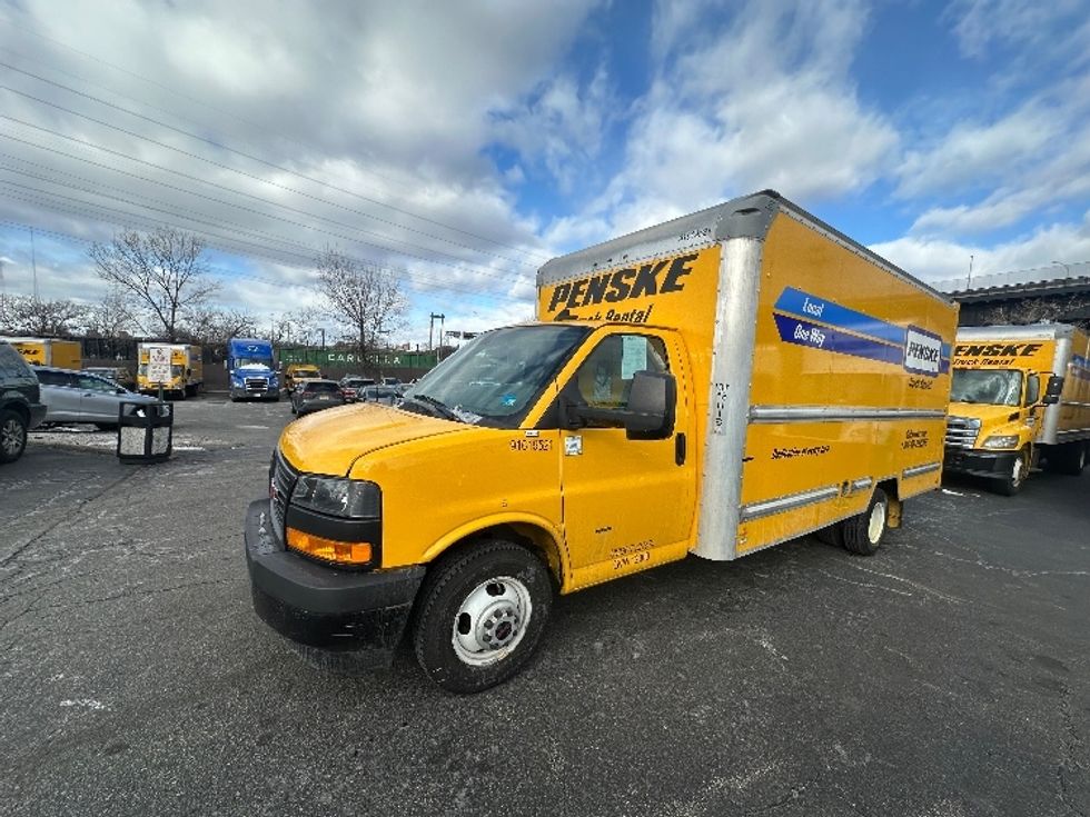 Light Duty Box Truck-Light and Medium Duty Trucks-GMC-2021-Savana G33903-Elmsford-NY-95,754\n\t\tmiles-$ 26,250 - Image 3
