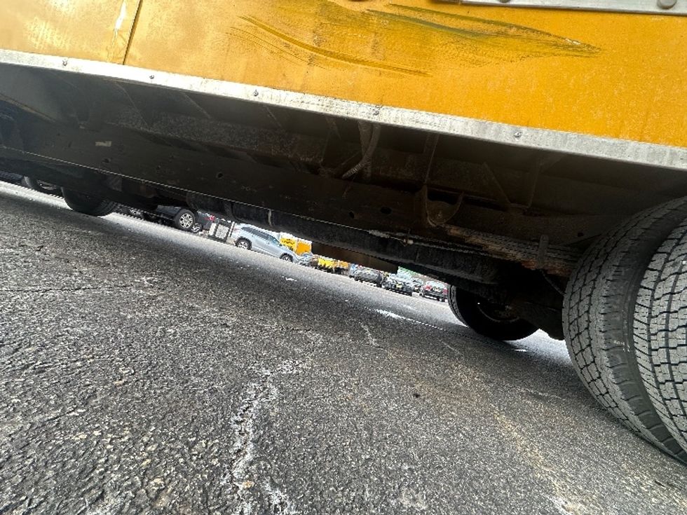 Light Duty Box Truck-Light and Medium Duty Trucks-GMC-2021-Savana G33903-Elmsford-NY-95,754\n\t\tmiles-$ 26,250 - Image 5