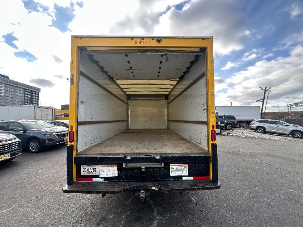 Light Duty Box Truck-Light and Medium Duty Trucks-GMC-2021-Savana G33903-Elmsford-NY-95,754\n\t\tmiles-$ 26,250 - Image 8