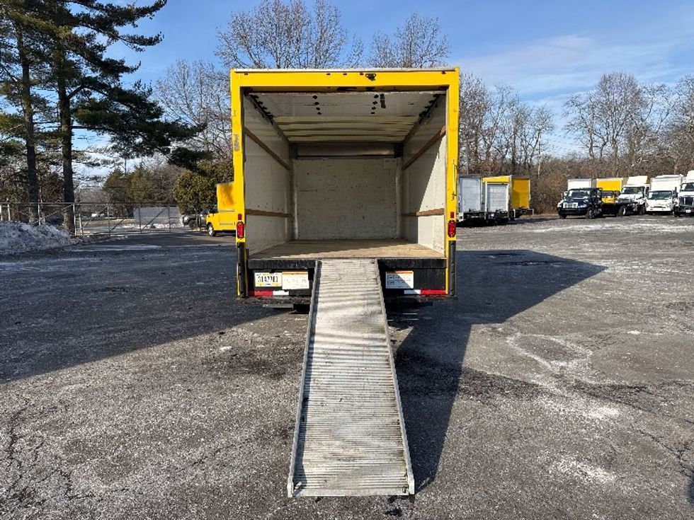 Light Duty Box Truck-Light and Medium Duty Trucks-GMC-2021-Savana G33903-Elmsford-NY-95,754\n\t\tmiles-$ 26,250 - Image 9