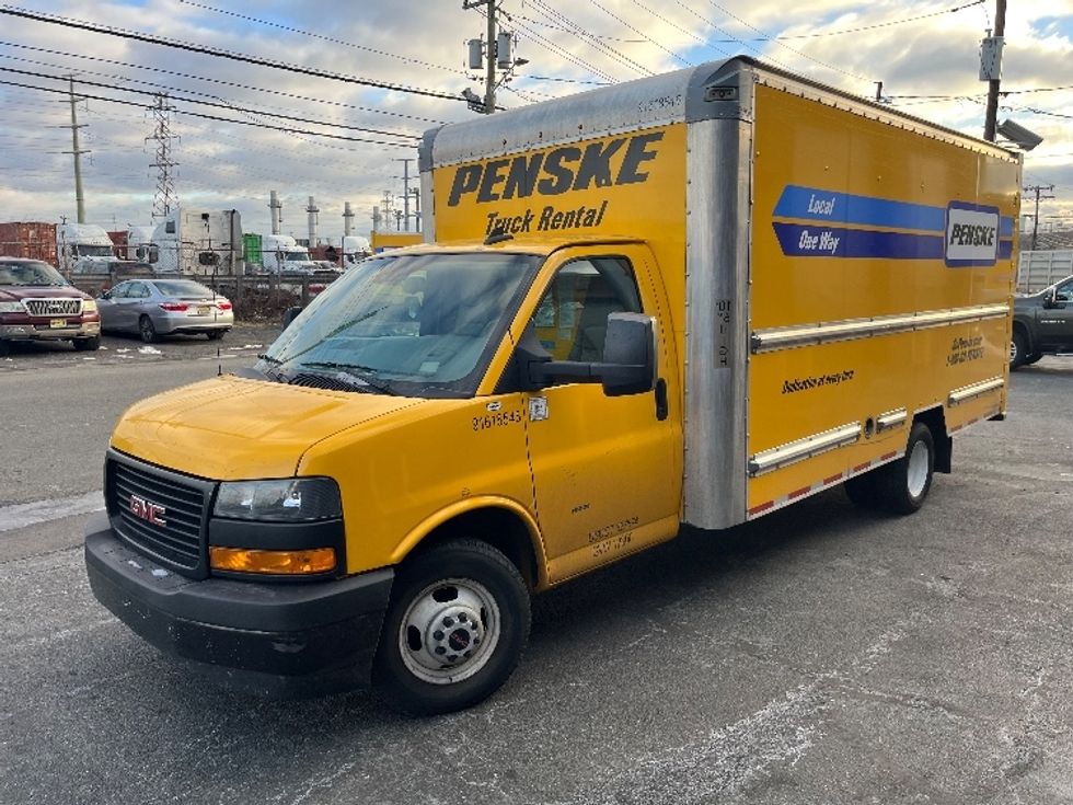 Light Duty Box Truck-Light and Medium Duty Trucks-GMC-2021-Savana G33903-Elmsford-NY-98,136\n\t\tmiles-$ 26,000 - Image 1