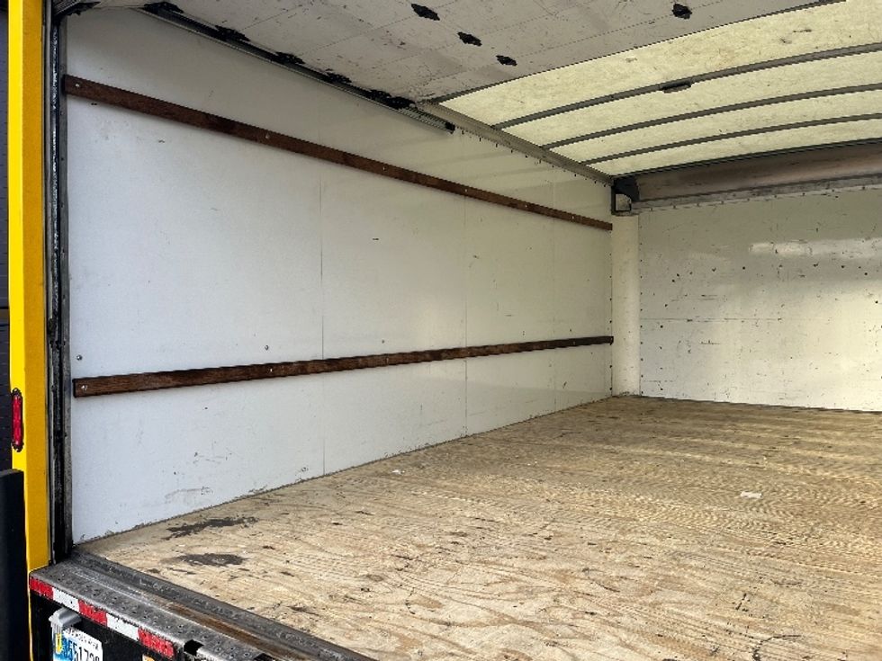 Light Duty Box Truck-Light and Medium Duty Trucks-GMC-2021-Savana G33903-Elmsford-NY-98,136\n\t\tmiles-$ 26,000 - Image 10