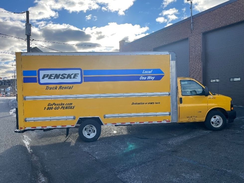 Light Duty Box Truck-Light and Medium Duty Trucks-GMC-2021-Savana G33903-Elmsford-NY-98,136\n\t\tmiles-$ 26,000 - Image 13