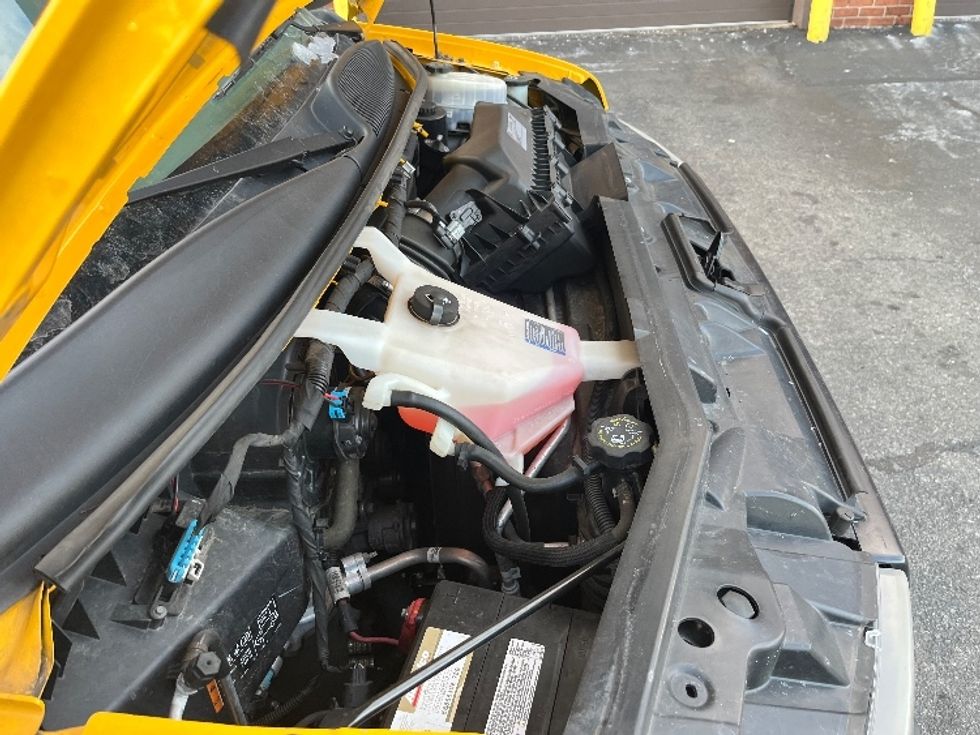 Light Duty Box Truck-Light and Medium Duty Trucks-GMC-2021-Savana G33903-Elmsford-NY-98,136\n\t\tmiles-$ 26,000 - Image 21