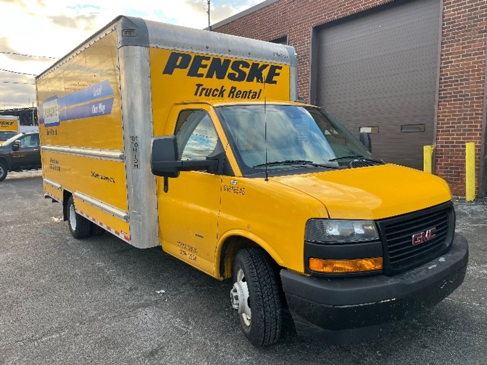 Light Duty Box Truck-Light and Medium Duty Trucks-GMC-2021-Savana G33903-Elmsford-NY-98,136\n\t\tmiles-$ 26,000 - Image 3