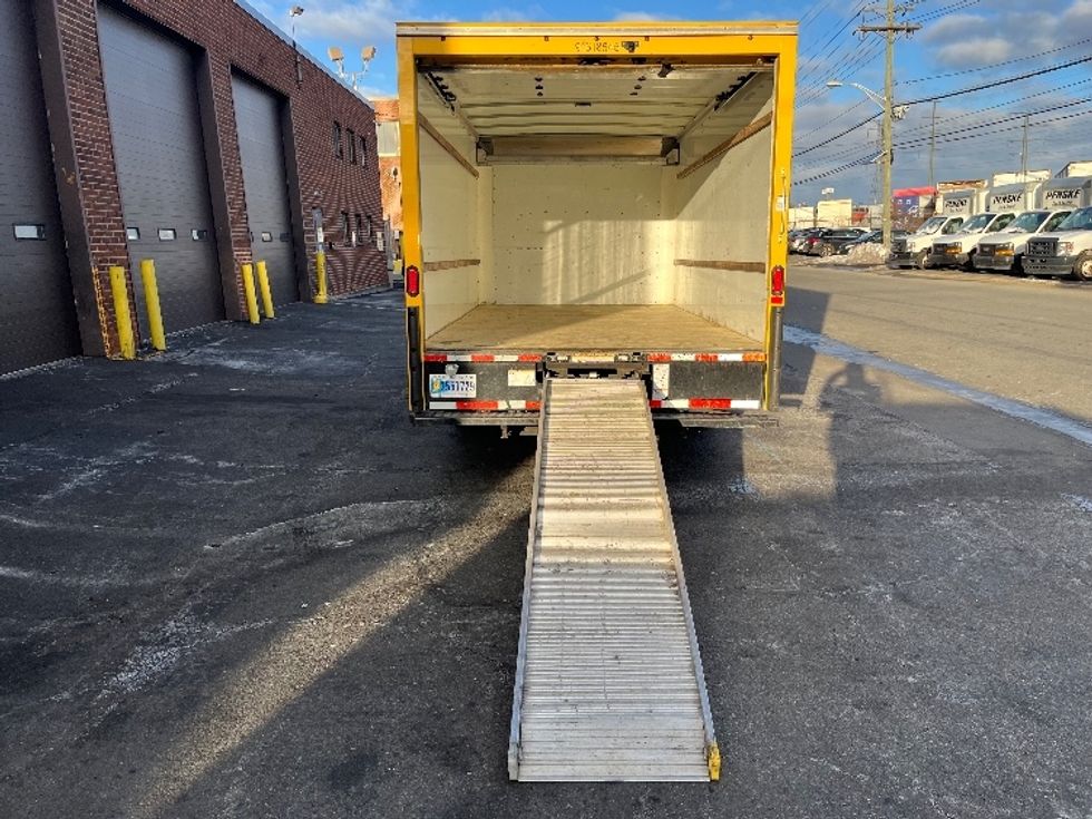 Light Duty Box Truck-Light and Medium Duty Trucks-GMC-2021-Savana G33903-Elmsford-NY-98,136\n\t\tmiles-$ 26,000 - Image 8