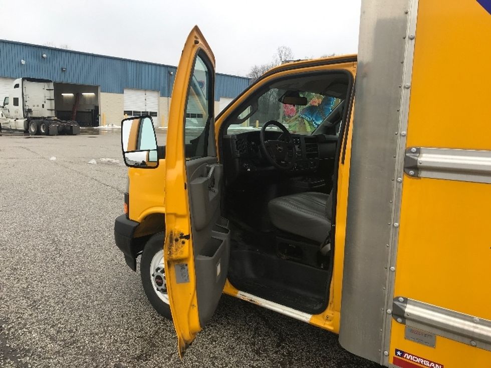 Light Duty Box Truck-Light and Medium Duty Trucks-GMC-2021-Savana G33903-Erie-PA-91,055\n\t\tmiles-$ 27,250 - Image 15