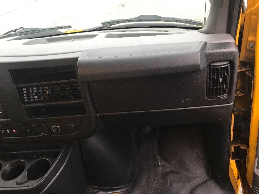 Light Duty Box Truck-Light and Medium Duty Trucks-GMC-2021-Savana G33903-Erie-PA-91,055\n\t\tmiles-$ 27,250 - Image 20