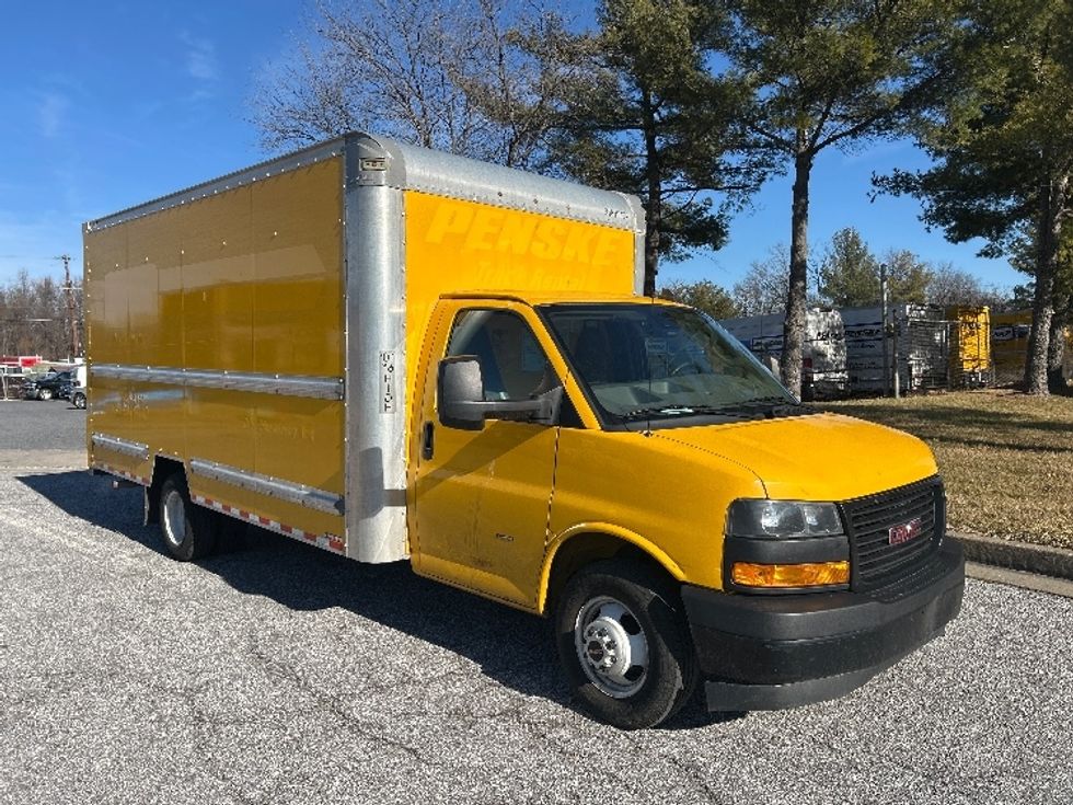 Light Duty Box Truck-Light and Medium Duty Trucks-GMC-2021-Savana G33903-Essex-MD-100,332\n\t\tmiles-$ 25,750 - Image 1