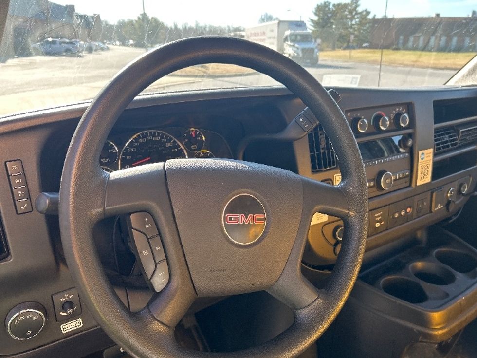 Light Duty Box Truck-Light and Medium Duty Trucks-GMC-2021-Savana G33903-Essex-MD-100,332\n\t\tmiles-$ 25,750 - Image 17