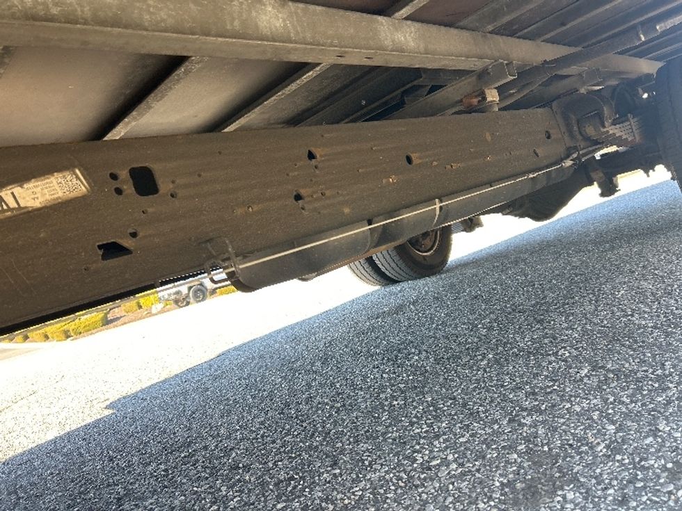 Light Duty Box Truck-Light and Medium Duty Trucks-GMC-2021-Savana G33903-Essex-MD-100,332\n\t\tmiles-$ 25,750 - Image 5