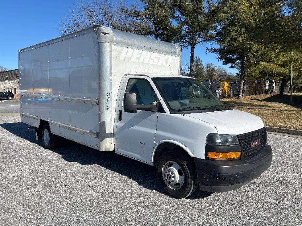 Light Duty Box Truck-Light and Medium Duty Trucks-GMC-2021-Savana G33903-Essex-MD-104,231\n\t\tmiles-$ 28,000 - Image 1