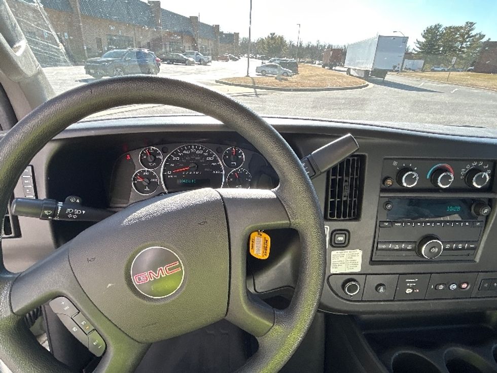 Light Duty Box Truck-Light and Medium Duty Trucks-GMC-2021-Savana G33903-Essex-MD-104,231\n\t\tmiles-$ 28,000 - Image 17