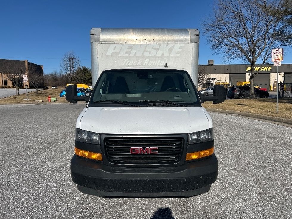 Light Duty Box Truck-Light and Medium Duty Trucks-GMC-2021-Savana G33903-Essex-MD-104,231\n\t\tmiles-$ 28,000 - Image 2