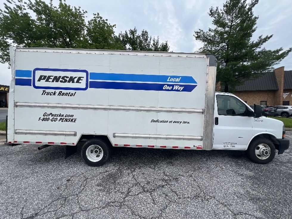 Light Duty Box Truck-Light and Medium Duty Trucks-GMC-2021-Savana G33903-Essex-MD-54,865\n\t\tmiles-$ 33,500 - Image 15